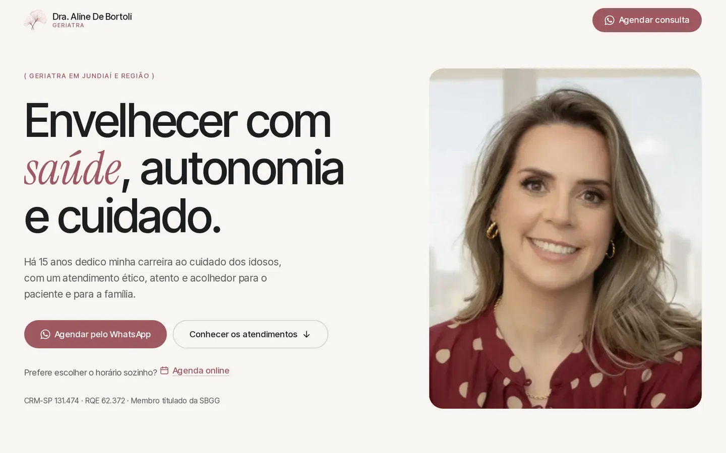 Site de Dra. Aline De Bortoli no computador